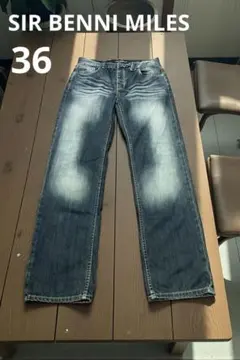 Item thumbnail for item 6ad65996-3e54-4bb8-ae8f-827063cfc59f