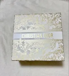 2023年のクリスマスコフレ Dior 箱