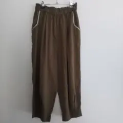 チチカカ エッグタックパンツ カジュアルパンツ M オリーブのサムネイル
