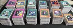 2000枚以上まとめ売り 遊戯王OCG トレーディングカード　右下銀マーク付き