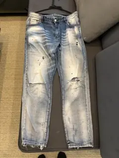 OFF-WHITE デニムパンツ ダメージ加工 ペイント
