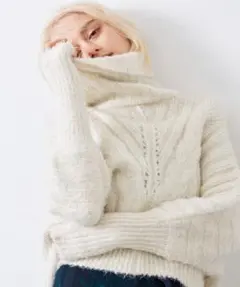 ☆LA BELLE ETUDE フェザーヤーンボリュームタートルニット　タグ付☆