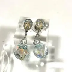 【スワロスキー　swarovski】　イヤリング　クリスタル　ドロップ型