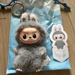 ラブブ　ぬいぐるみ　ペンダント　PIN FOR LOVE W 正規　イニシャル