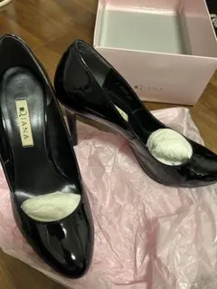 DIANA 黒 エナメル オープントゥ ハイヒール