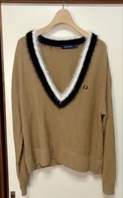 FRED PERRY ベージュ Vネックセーター UK 10