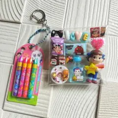 ガチャ詰め風ポーチ 　ペコちゃん　 ミニチュアキーホルダーのサムネイル