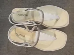 GRENDHA ホワイト トングサンダル36のサムネイル