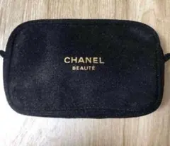 CHANEL 2020年クリスマスホリデー限定ポーチ ノベルティのサムネイル