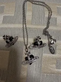 ヴィヴィアンウエストウッド ネックレス＆ピアス