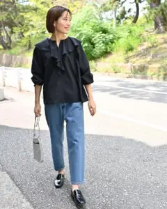 アワーホーム こだわりシルエットのデニムパンツ ブルーのサムネイル