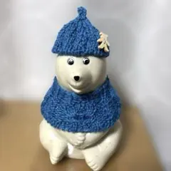 【匿名配送】しろくま貯金箱 ブルーセーターとクマボタン付きニット帽　おまけ付き