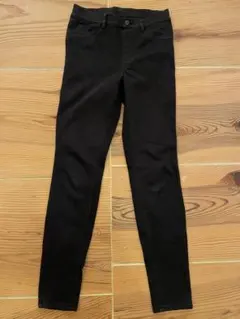 【お買い得】UNIQLO ブラック スキニーパンツ ストレッチ素材