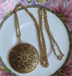 【美品】スペイン製 象嵌細工 ダマスキナード 幾何学模様 ネックレス ペンダント