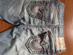 True Religion デニム 白ステッチ W32 【確実正規品】 - メルカリ