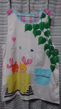 ルルロロ　エプロン　保育士