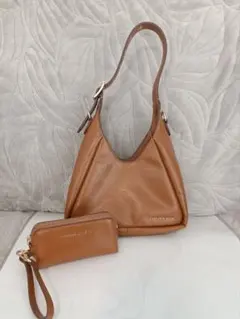 CHARLES & KEITH ミニ バズ ホーボー バッグ