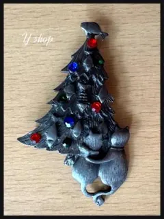 猫とクリスマスツリー ブローチ