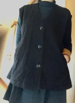 LL☆ブラック無地なベスト♪便利な前ポケットあり重ね着コーデクーポン消化