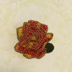 ☆お値下げ☆ 薔薇　ブローチ　ビーズ刺繍　花　ハンドメイド