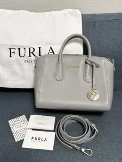 FURLA グレー レザー ショルダーバッグ