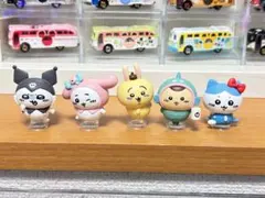 ちいかわ　サンリオ　なりきりフィギュア　フィギュア　ハチワレ　うさぎ　モモンガ
