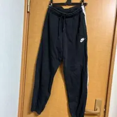 ジュニア　NIKE ブラック ジョガーパンツ