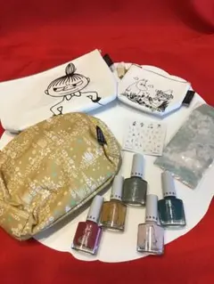 MOOMIN ムーミン　ポーチ　マニュキュア　他セット　おまけつきのサムネイル
