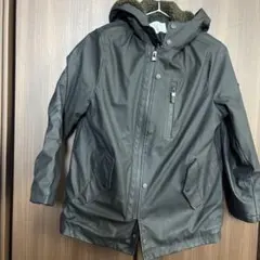 黒い合成皮革コート フード付き