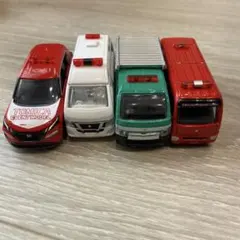 トミカ 4台セット