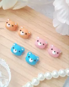 おーちゃん様専用ページ　レジン　イヤリング　ハンドメイド　クマ