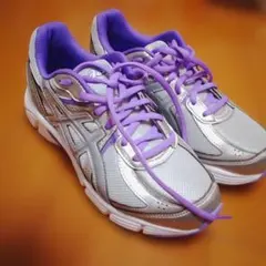 ASICS ランニングシューズ シルバー パープル　23cmのサムネイル