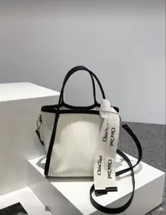 ホワイト/ブラック ハンドバッグ
