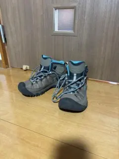 KEEN キーン　トレッキングシューズ　登山靴