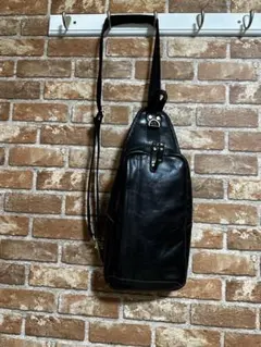 DOUBLES ダブルス レザー ボディバッグ レザー　色ブラック