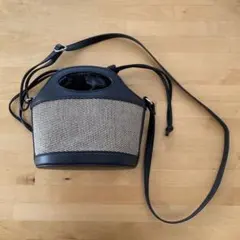 ショルダーバッグ 黒とベージュのコンビネーション