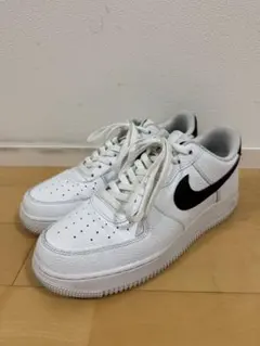 美品　Nike Air Force 1 '07 CT2302-100 白黒 28のサムネイル