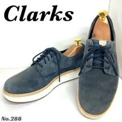 Clarks グレー スエード ローファー