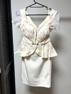 DAZZY ペプラムドレス Sサイズ クリーム色