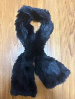 ラビットファー黒マフラー