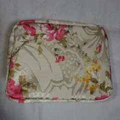 【新品】花柄ポーチ