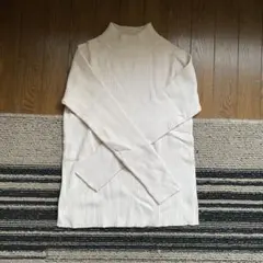 クリーム色リブニットセーター Mサイズ