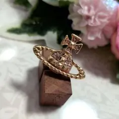 Vivienne Westwood オーブ ピアス ピンク - メルカリ