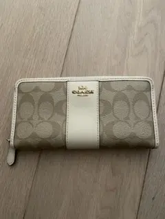 COACH 長財布 シグネチャー ラウンドファスナー ベージュ ホワイトのサムネイル