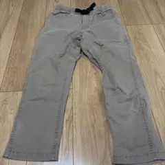 ベージュ ストレートレッグ チノパン