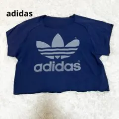 アディダス　トレフォイル　クロップドTシャツ ネイビー　センタービックロゴM-Lのサムネイル