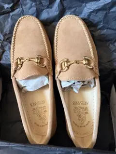 新品　ARTESANOS ベージュ ローファー 24のサムネイル