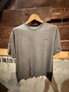 Nike グレー Tシャツ