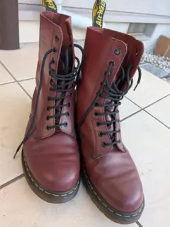 ドクターマーチン:10ホールブーツ、レッドsize uk8