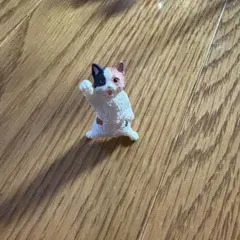 リアルアニマル猫つまんでマスコット - メルカリ